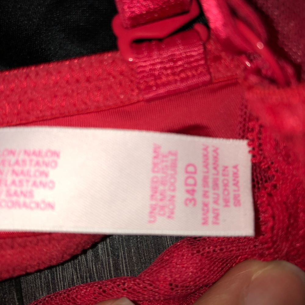 Victoria Secret black and red lace bra - Picture 2 of 4
